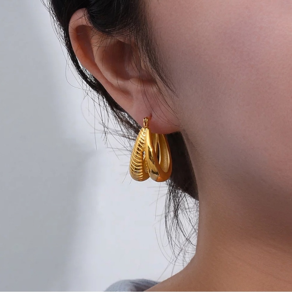 New 18K Gold Double Layer Twist U Shape Hoop Earrings,cute Earrings,wow Earrings - Picture 2 of 7